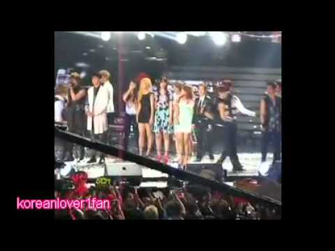 120623 THUNDER WANTED TO STAND NEXT TO IU!