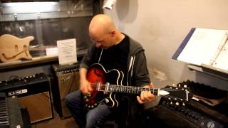 Video thumbnail for Gary Brawer Demo's a Harmony H66 Vibrajet Guitar With Tremolo by realben