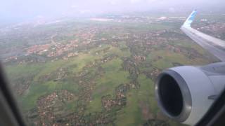 preview picture of video 'Garuda Indonesia Boeing 737-800NG GA138 Taking off from Jakarta'