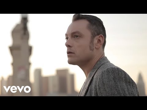 Video per il significato della canzone Il conforto di Tiziano Ferro