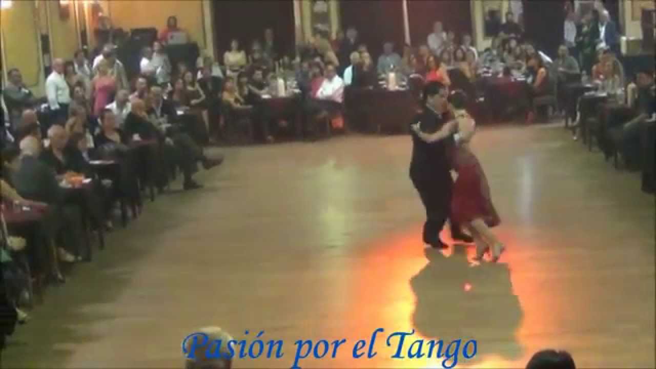 SABRINA y RUBÉN VELIZ Bailando el Tango BOMBONCITO en YIRA YIRA MILONGA