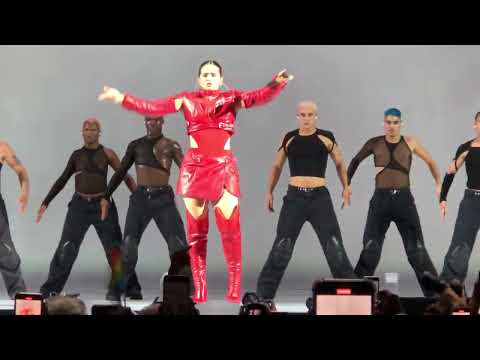 Rosalía - Bizcochito @ Palau Sant Jordi (Barcelona)