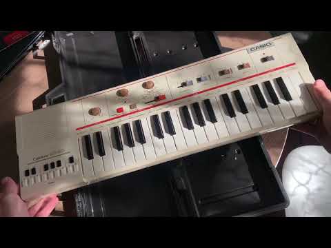 Casiotone mt- 40 synthesizer keyboard for sale. MINT CONDITION.