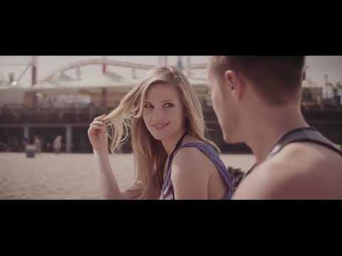 Videoclip de Love Now (feat. All About She) — Calvin Harris