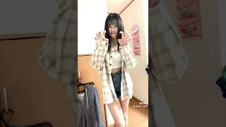 胸も良き脚も良き