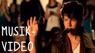 Jonas Brothers - Burnin&#39; Up - A Little bit longer