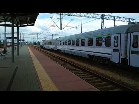 Przyjazd IC Wyspiański na czele EP09-047 na stację Tarnów.