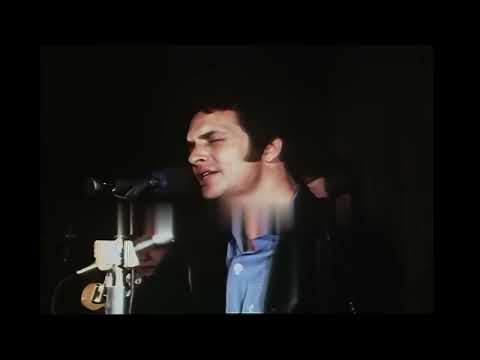 Merle Haggard Visits San Quentin, Sings Amazing Grace For Inmates Lost Footage 1971 HD