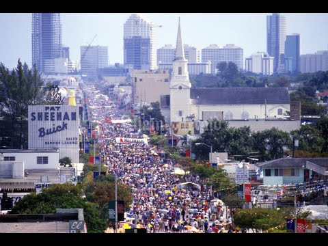 Thalia The Legend - Festival Calle Ocho - Desfile - Miami 1997 (Via Brasil)