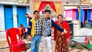 Shaadi me pahuch gaye with family 😍 Shaadi me pahuch gaye with family 😍
