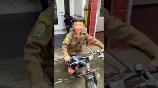 Download lagu ganti baju dulu jangan pakai seragam mp3 Download lagu ganti baju dulu jangan pakai seragam mp3
