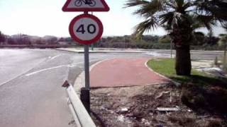 preview picture of video 'Niños Escolares en Peligro La Pobla de Vallbona - Valencia'