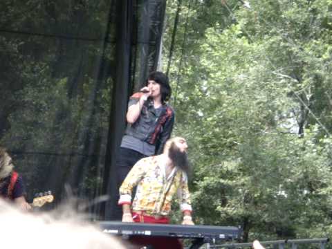 Foxy Shazam - Bomb's Away/Oh Lord (Lollapalooza 2010)