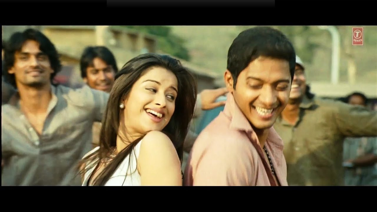 Ishq Ki Dafli Baje Re Lyrics | Kamaal Dhamaal Malamaal | Bela Shende, Sugandha Mishra, Babul Supriyo | Sajid Wajid