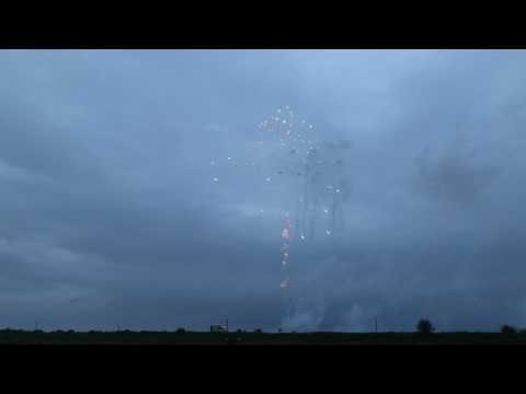 LDC426 25  25'S GREEN PEONY WITH SILVER CRACKLING FLOWER TAIL