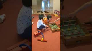 3 anh em Thompson Tara Teri choi banh ban 2018 20180527 195150