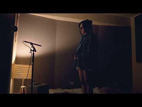 Amelia McLean - Velvet Glove (Live Session)