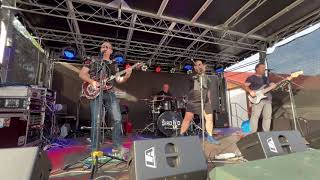 ŠIROKKO : No Roots, živák z odpoledního pouťového koncertu v Chu