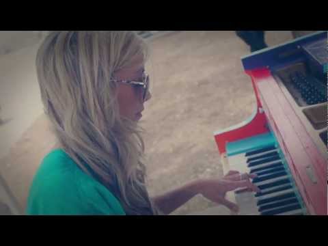 "Fix You" Coldplay - Nathan Phillips Square: Play Me I'm Yours (Cover)