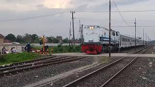 preview picture of video 'Ka express rajabasa berangkat stasiun rejosari'