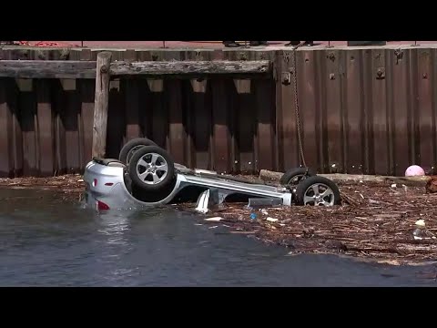 NJ Camden County Police Rescue Motorist Submerged In the Delaware River