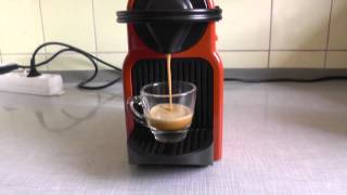 Krups Nespresso Inissia XN 1005 red - відео 2