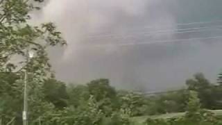 preview picture of video 'Shawswick Tornado May 25, 2011 Bedford, Indiana'