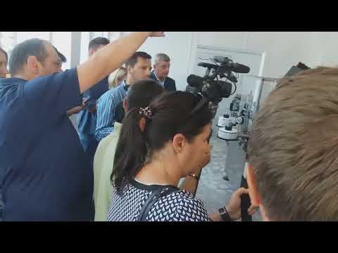 Cum se îmbuteliază vinul la Stațiunea Banu Mărăcine