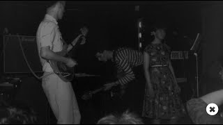 Young Marble Giants "Searching For Mr Right" (Live)