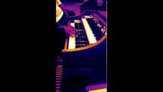 Darnell Davis working this organ @ High Praise