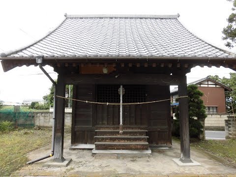 Santuario Shinmei en Hiyamizu y las estructuras de piedra de la pensión Kinko...Takasaki/Gunma