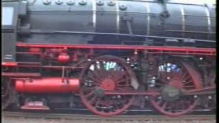preview picture of video 'German steam locomotive 011100 in Augustfehn (1989)'