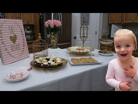 download lagu mp3 mp4 Baby Shower Lunch, download lagu Baby Shower Lunch gratis, unduh video klip Baby Shower Lunch