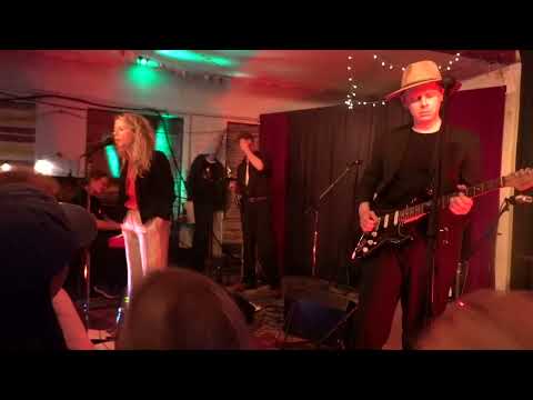 Annika Norlin  -  Mamma   20 juli-24