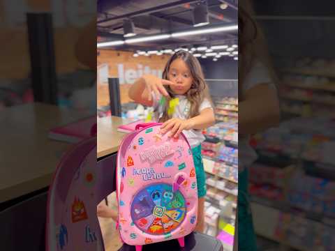 VALENTINA LEVANDO O MATERIAL ESCOLAR TODO DA LOJA !! #valentina  #divertidamente2 #voltaasaulas