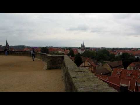 Garten der Stiftskirche Quedlingburg im Juli 2017