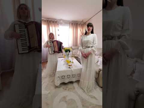 Groupe Emmanuel- E viu, e viu mormântul Lui e gol