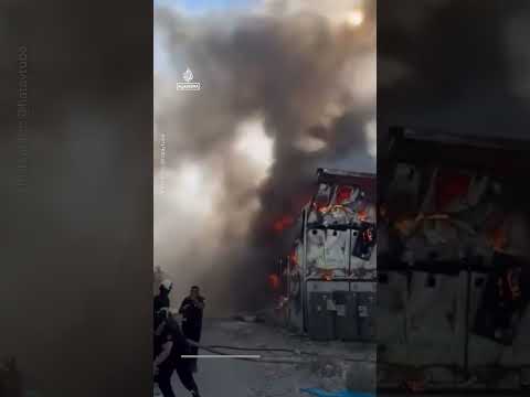 Fire engulfs earthquake housing site in Turkiye