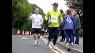 preview picture of video 'Foyle Paddlers supporting the Derry Walled Marathon 2013....'