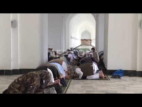 Top News-Nën ‘kthetrat’ e pandemisë/Myslimanët në mbarë botën festojnë kurban bajramin