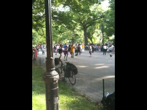 Central Park Dance Skaters | Solu Music ft Kimblee - Fade