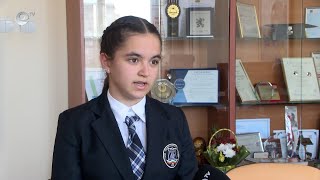 Александра Атанасова от езиковата гимназия в Хасково с отличие от Национално състезание по творческо писане на английски език