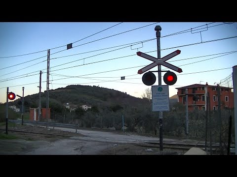Spoorwegovergang San Felice a Cancello (I) // Railroad crossing // Passaggio a livello