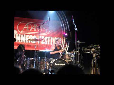 Steve Moore - Mad drummer plays Sharp dressed man at drummersfestival 2011