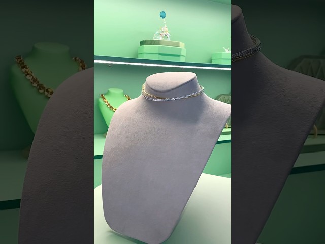 Vídeo relacionado con Swarovski Hyperbola Llavero, Motivo de Símbolo de Infinito Doble con Cristales Transparentes en Acabado de Metal Mixto, Parte de la Colección Swarovski Hyperbola