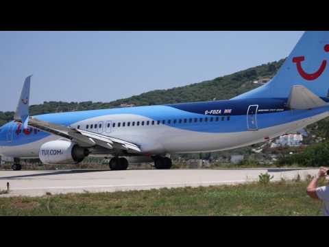 Low landings, take offs and jet blasts at Skiathos airport 23.6.2017