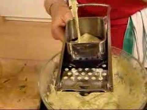 Rezept Käsespätzle mit Zwiebel-Birnen-Schmelz