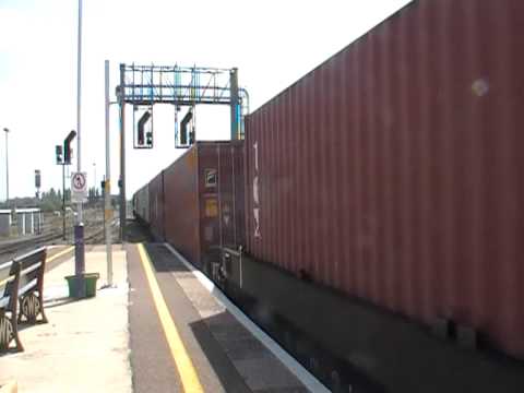 Freightliner 70007 Roars Through Didcot Parkway 10/08/2012