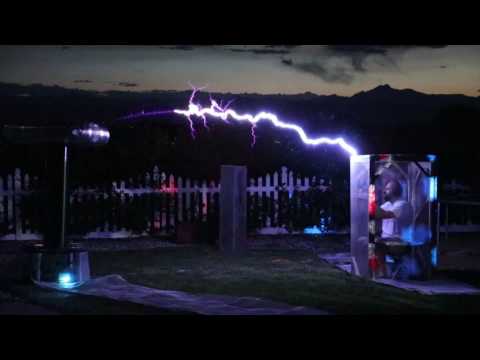 Tesla coil playing Addams Family