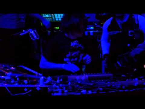 SPYZER live @ PACHA (SP) // 04 - TALKING CHEAP (ROCK'N ROLL MASHUP)